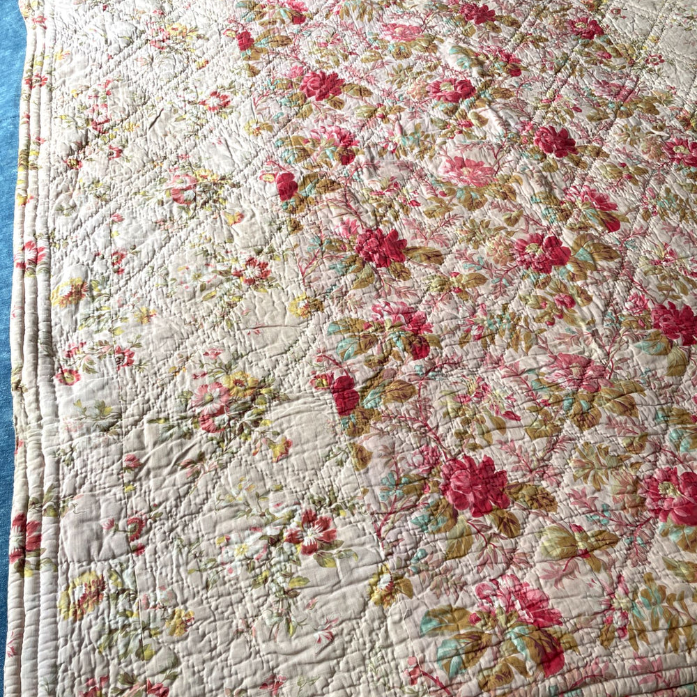 
                  
                    pretty pink provence antique french quilt small double roses pique bedcover decorative camellias
                  
                