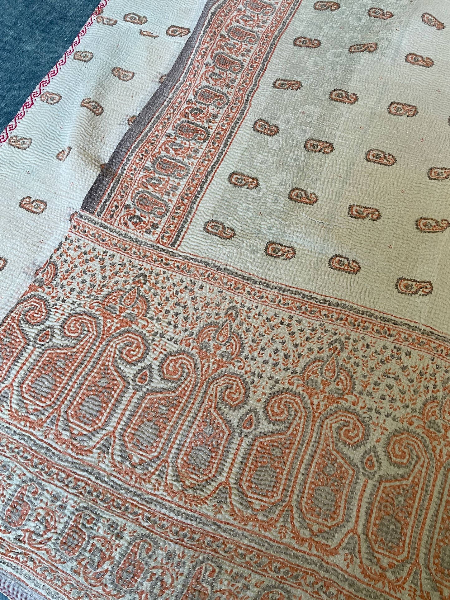 
                  
                    kantha quilt bedspread sofa throw light small paisley boteh coral lilac white washable pretty
                  
                