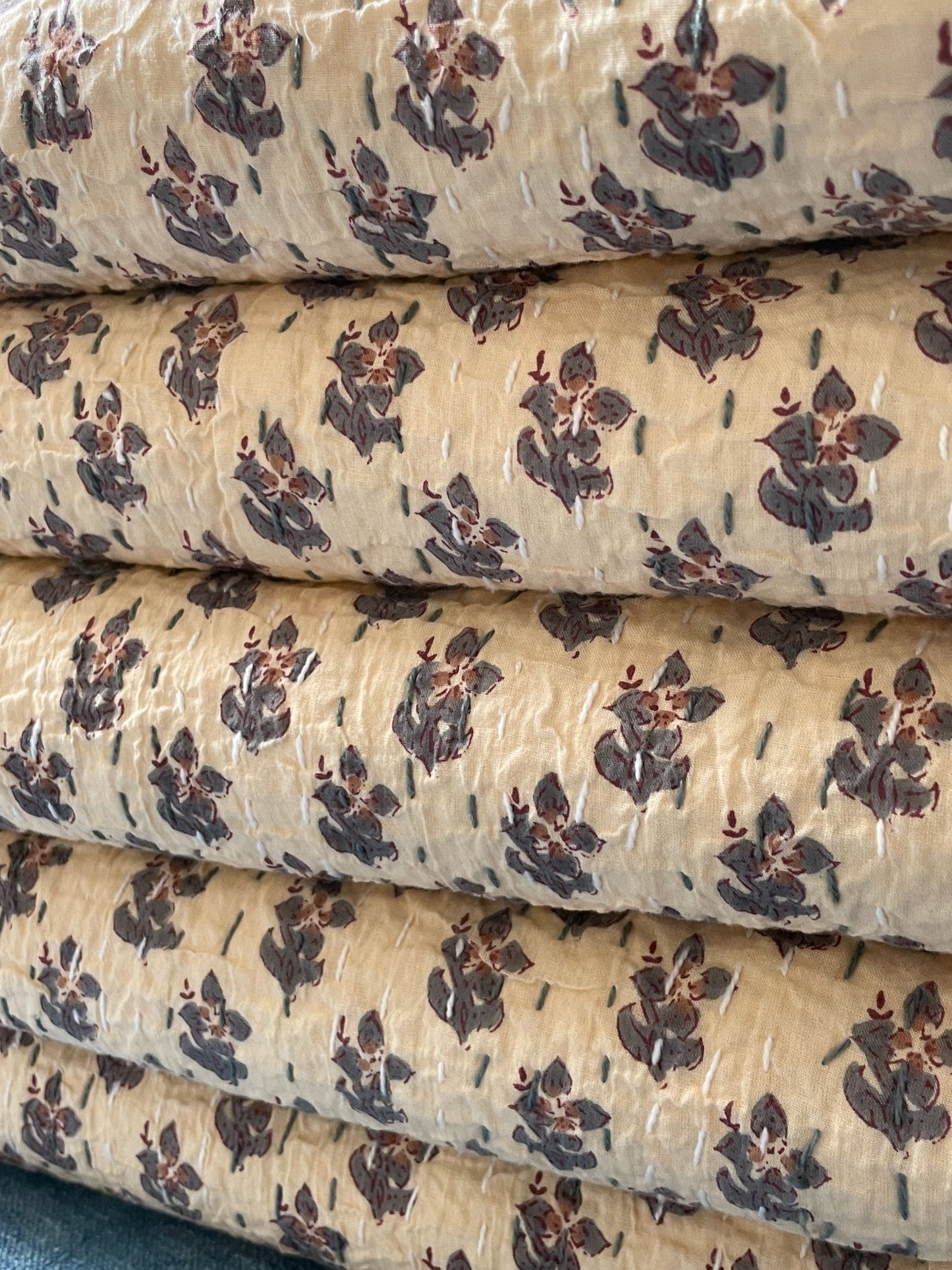 
                  
                    cream mauve pretty kantha quilt bedspread comforter sofa throw single machine washable cotton
                  
                