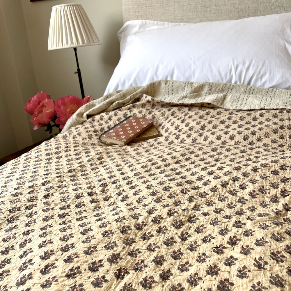 cream mauve pretty kantha quilt bedspread comforter sofa throw single machine washable cotton