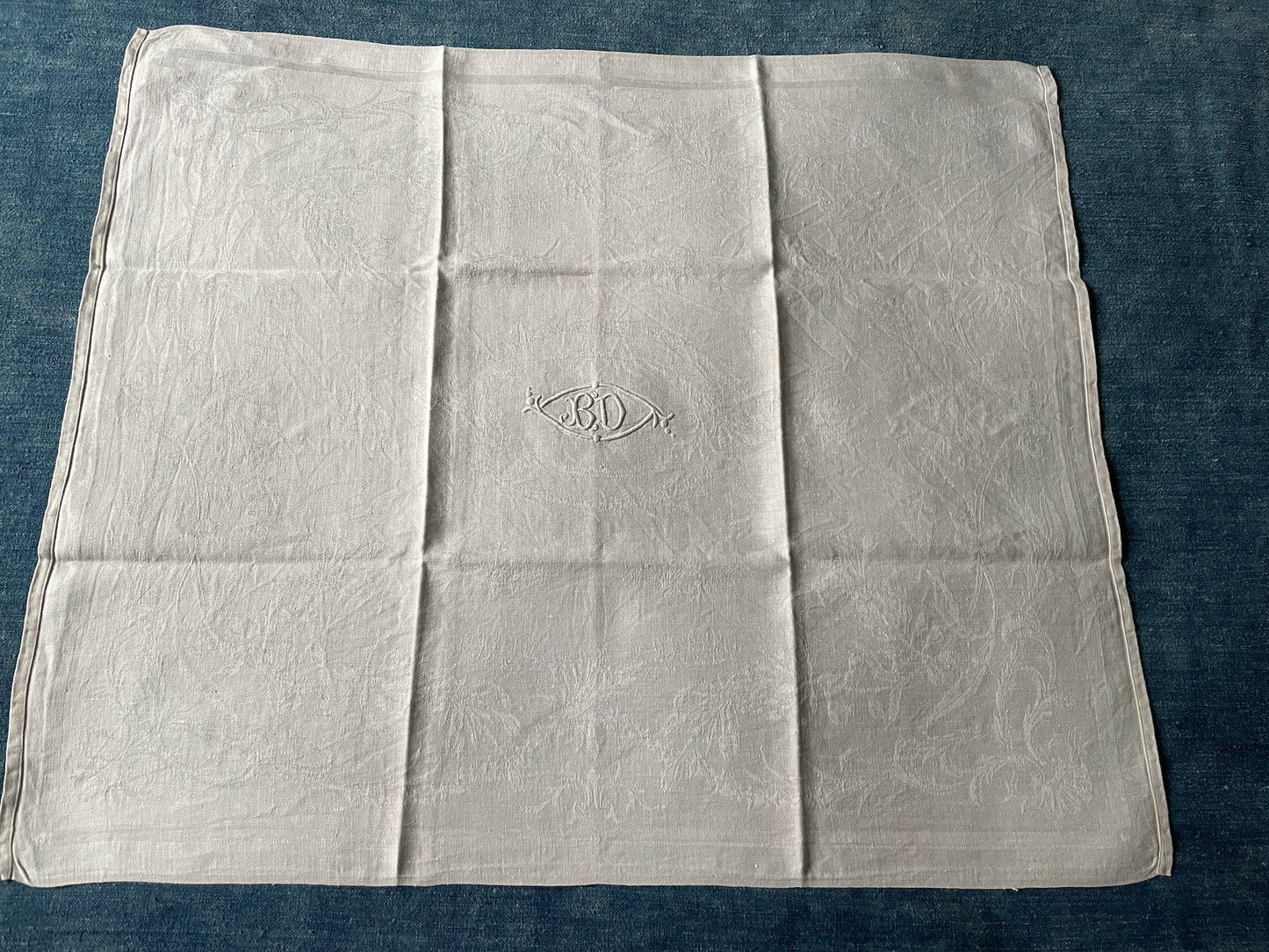 
                  
                    set of 8 antique french linen table napkins monogrammed BD excellent condition damask serviettes
                  
                