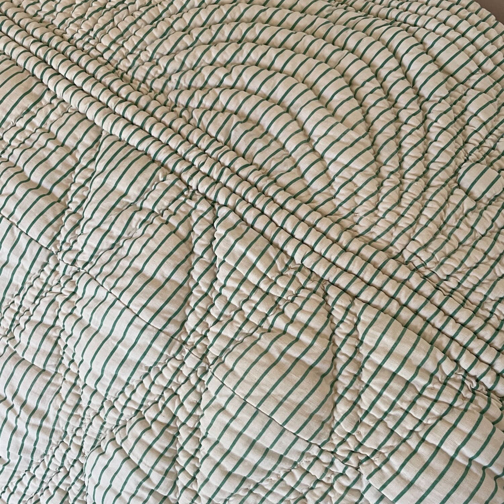
                  
                    antique french quilt large pique king size green white stripe warm comforter bedspread duvet 
                  
                