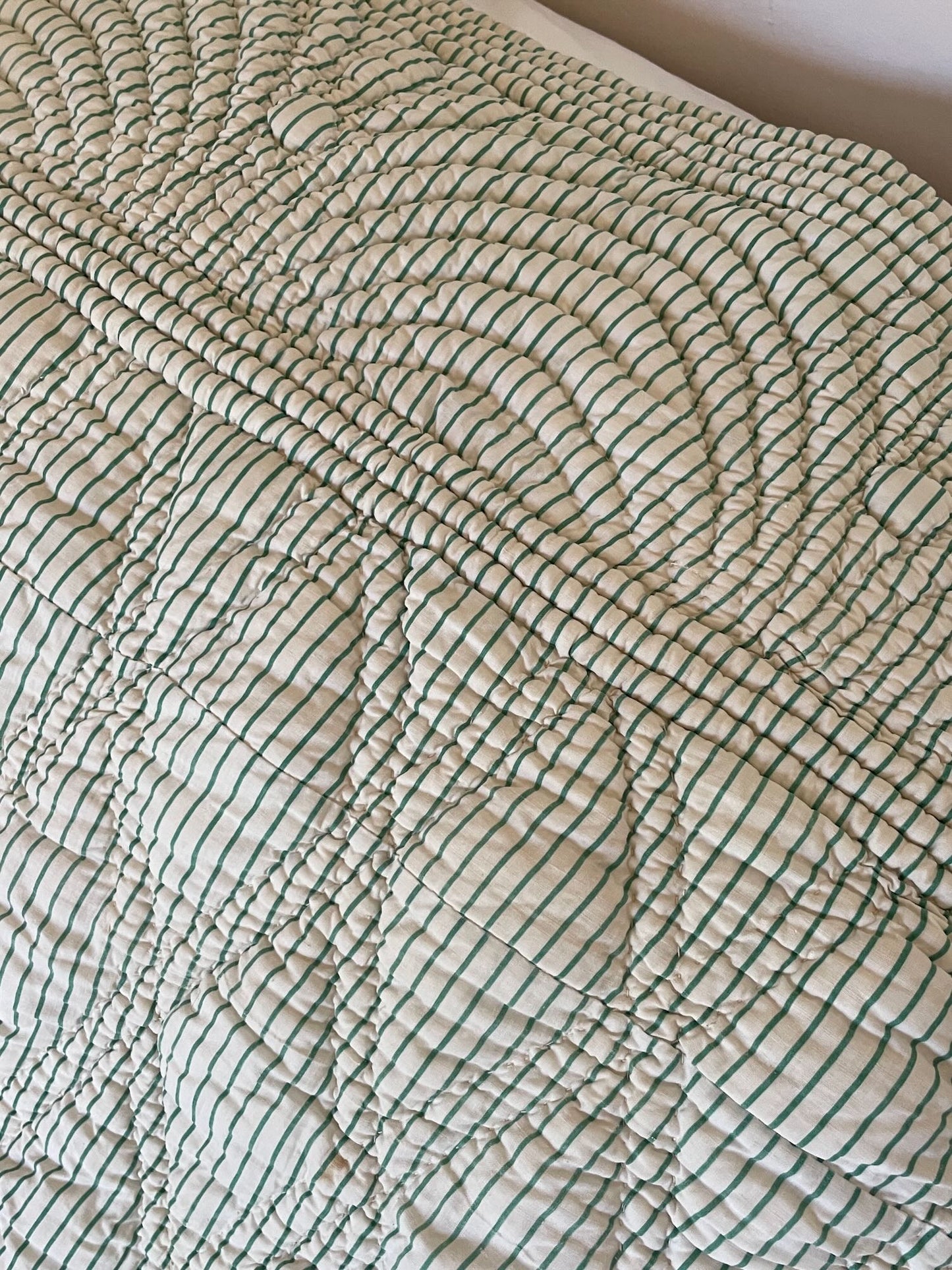 
                  
                    antique french quilt large pique king size green white stripe warm comforter bedspread duvet 
                  
                