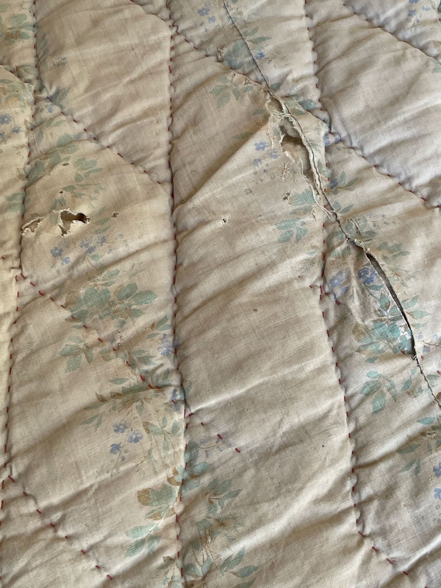 
                  
                    pink rose quilt antique vintage french whole cloth comforter warm double cosy bedcover 
                  
                