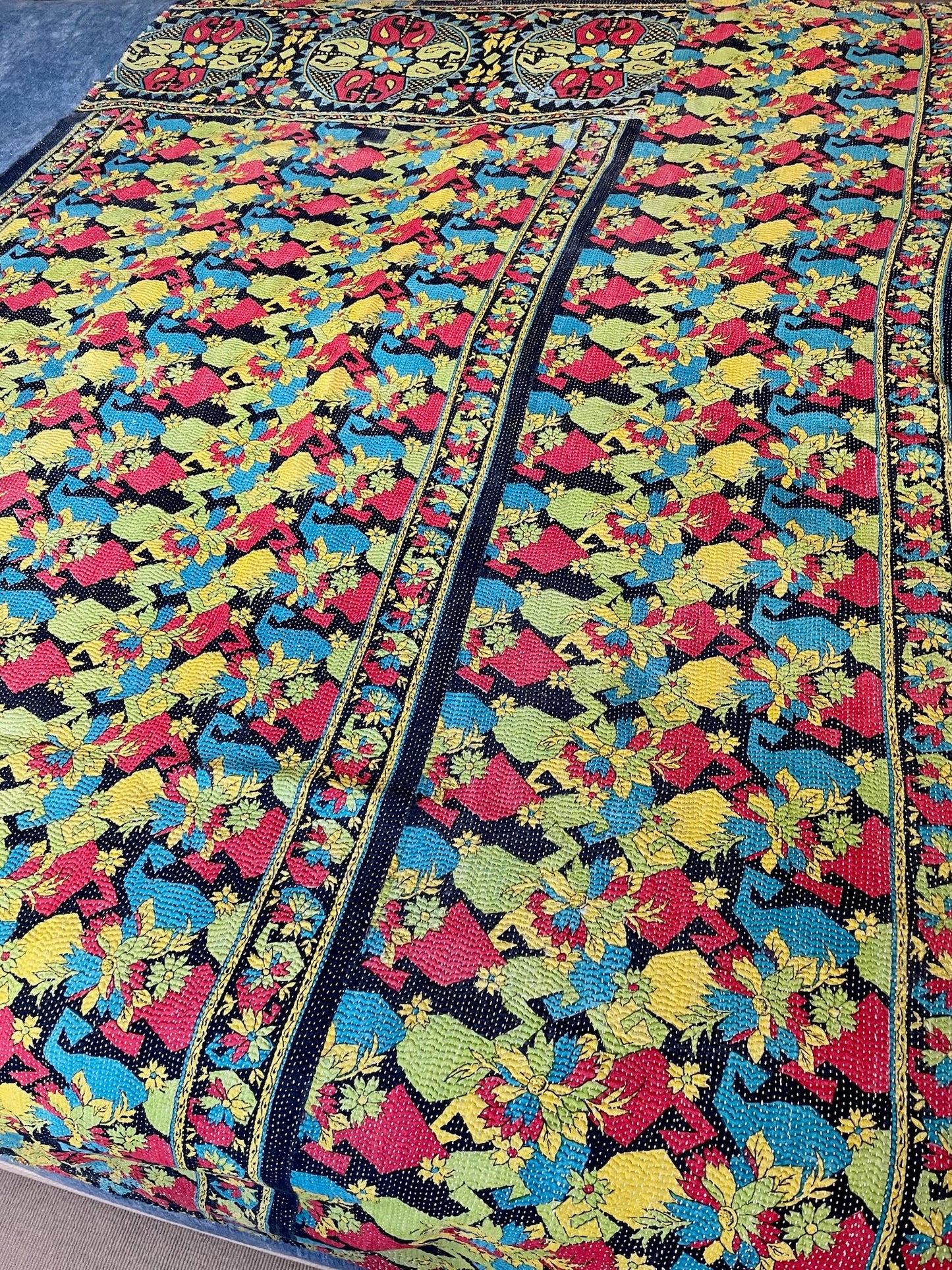 
                  
                    bright kantha quilt vintage throw sofa bedcover cotton comforter red yellow green washable
                  
                