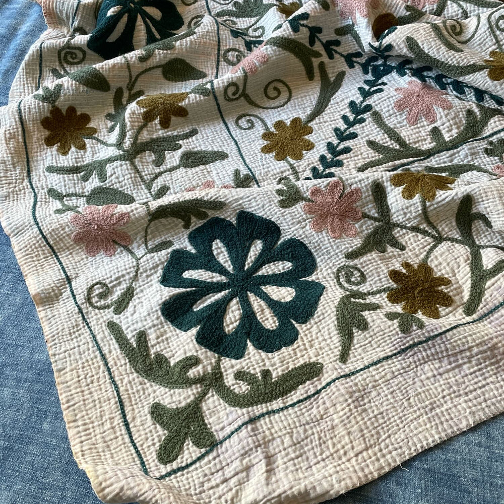 white blue pink suzani quilt kantha bedspread sofa throw cotton comforter embroidered washable