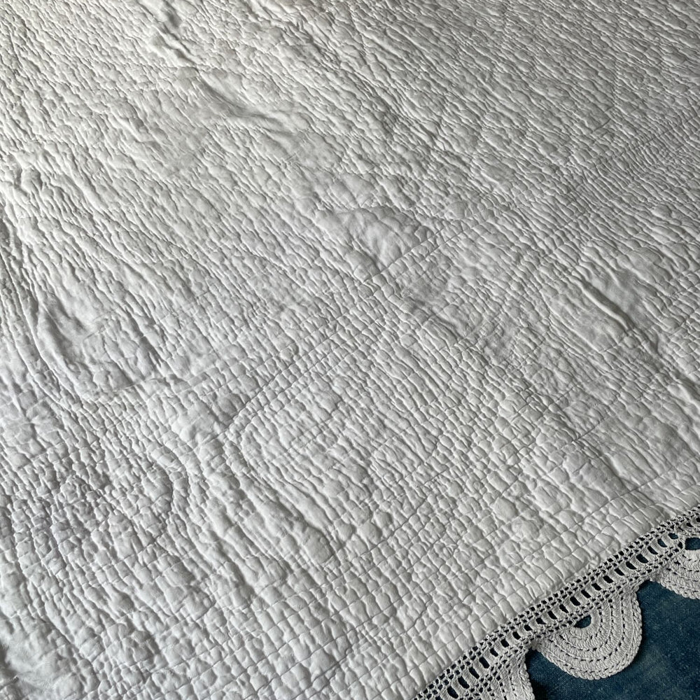 
                  
                    antique french quilt white bedcover pique hand stitched crochet trim single comforter chateau style
                  
                