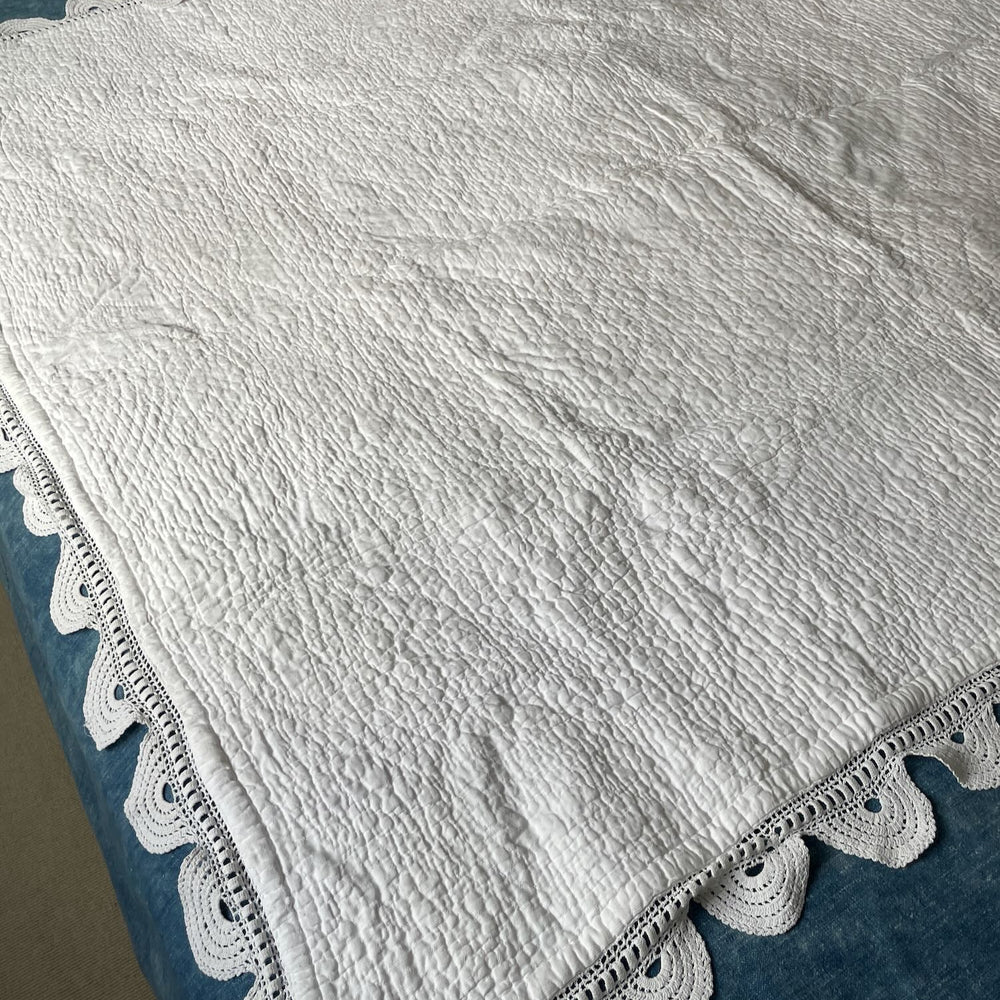
                  
                    antique french quilt white bedcover pique hand stitched crochet trim single comforter chateau style
                  
                