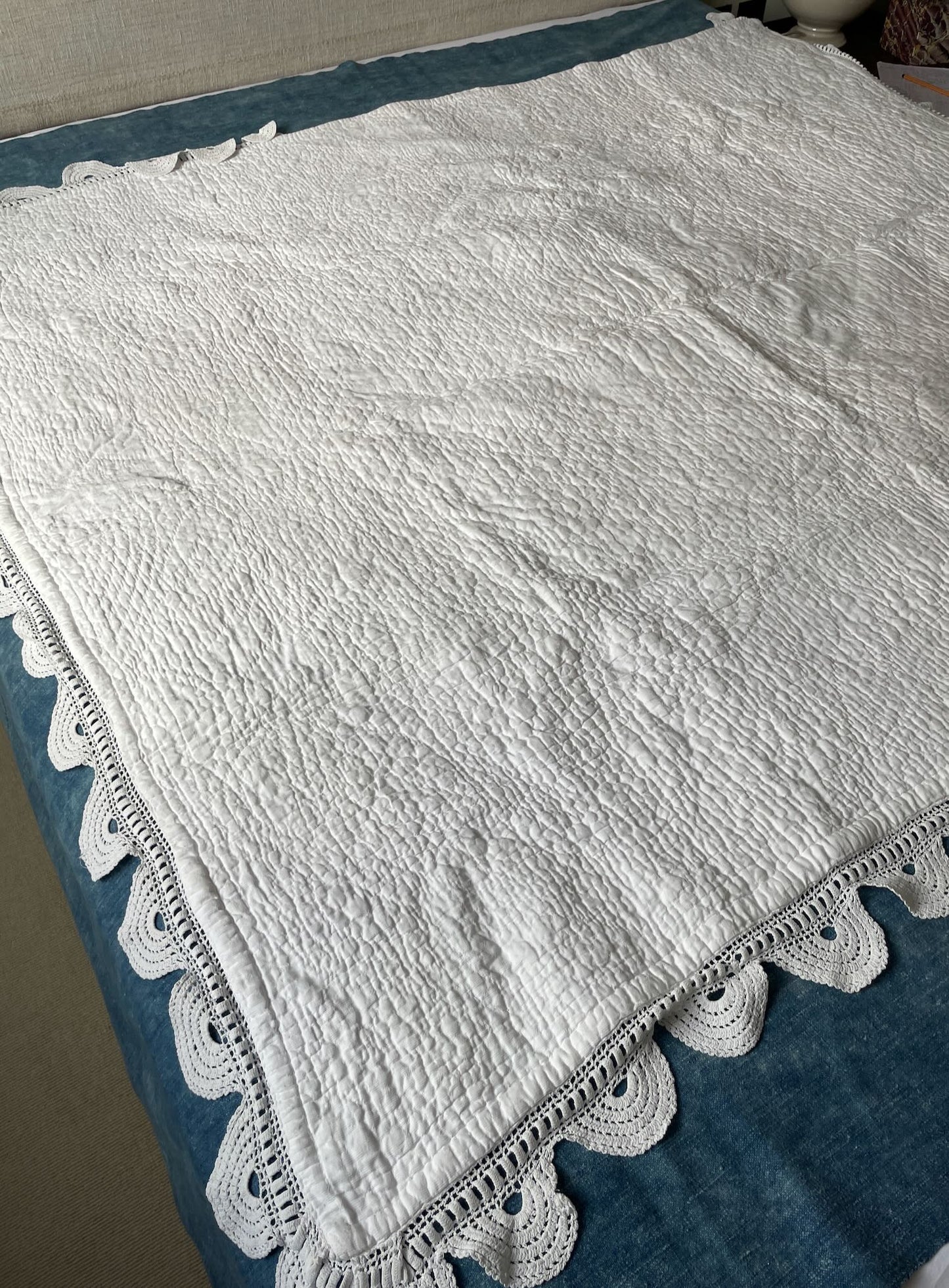 
                  
                    antique french quilt white bedcover pique hand stitched crochet trim single comforter chateau style
                  
                