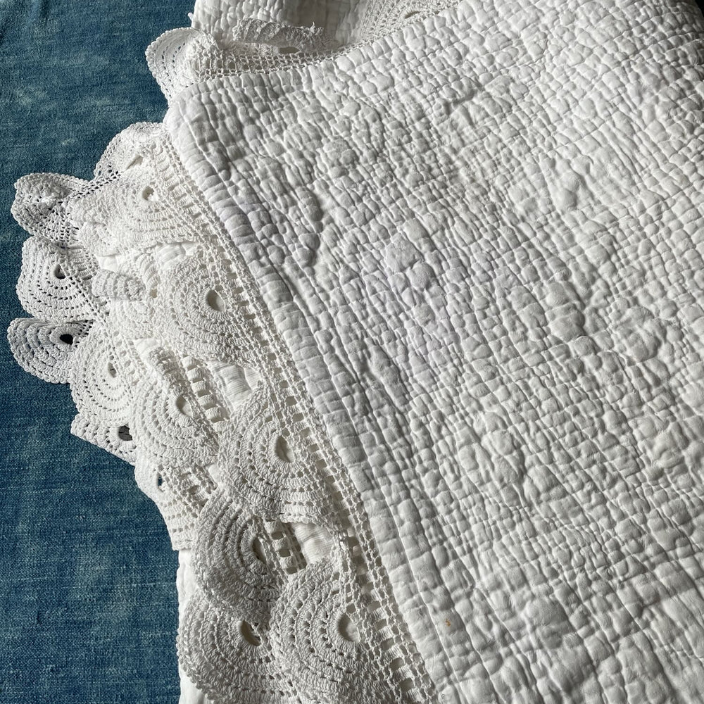 
                  
                    antique french quilt white bedcover pique hand stitched crochet trim single comforter chateau style
                  
                