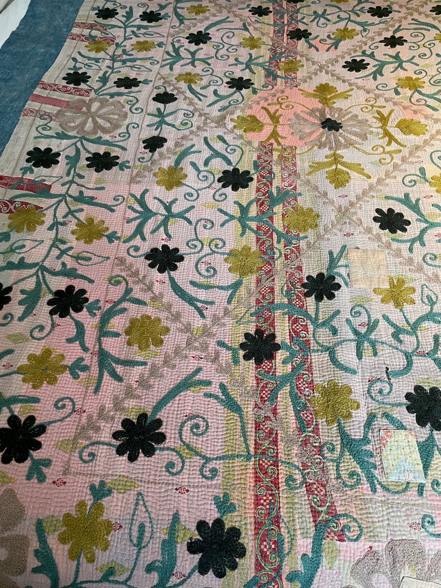 
                  
                    pretty pale pink kantha suzani style throw wall hanging sofa bedspread quilt embroidered washable
                  
                