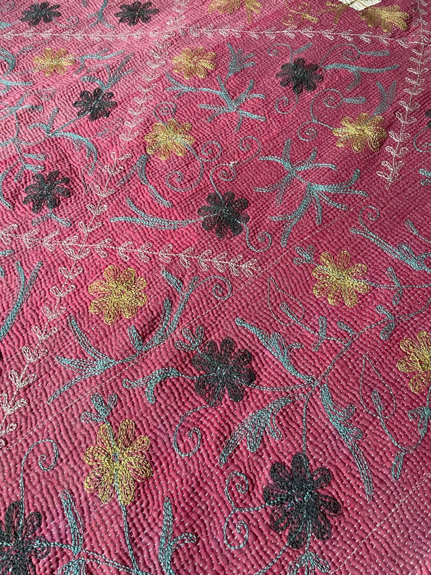 
                  
                    pretty pale pink kantha suzani style throw wall hanging sofa bedspread quilt embroidered washable
                  
                