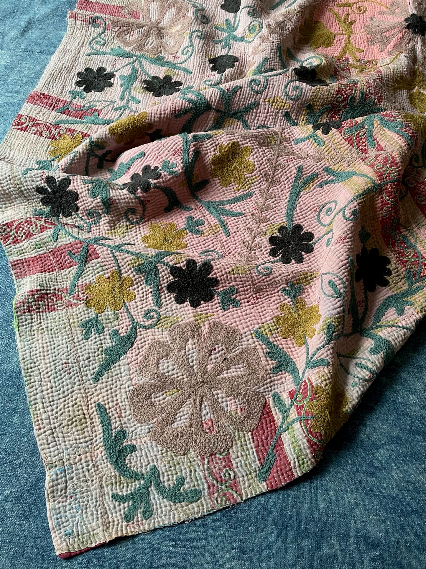 pretty pale pink kantha suzani style throw wall hanging sofa bedspread quilt embroidered washable