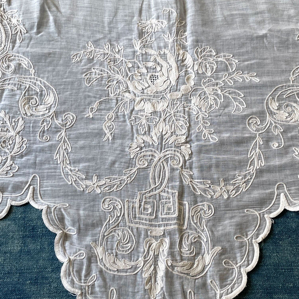 
                  
                    long embroidered pelmet rideau de cornelys antique french cantonniere white fine cotton 
                  
                