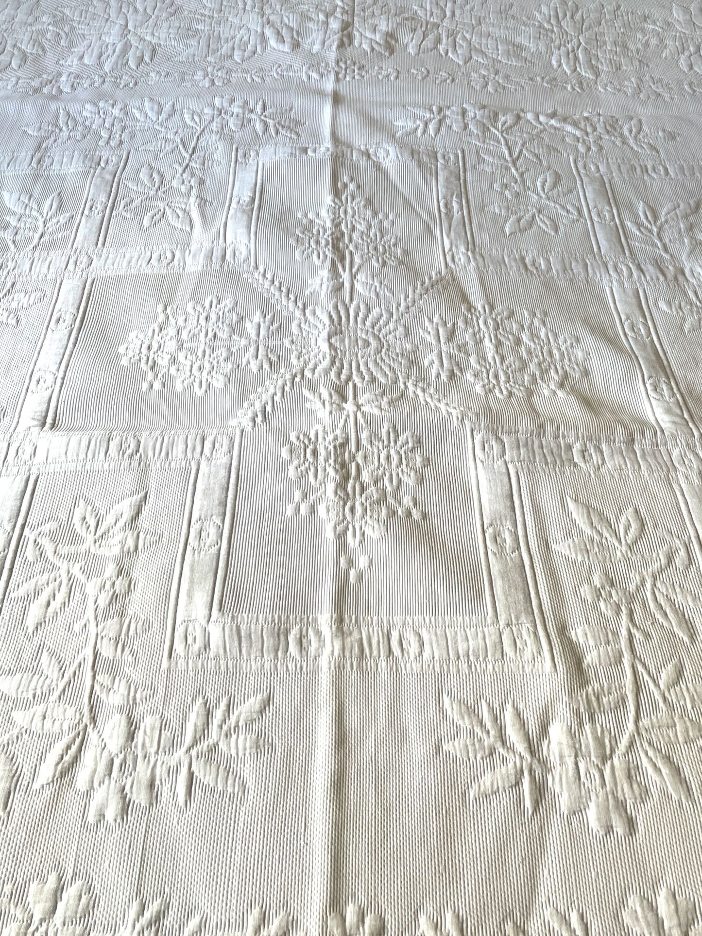 
                  
                    vintage french bedspread pique marseillais marriage quilt white large cotton comforter 
                  
                