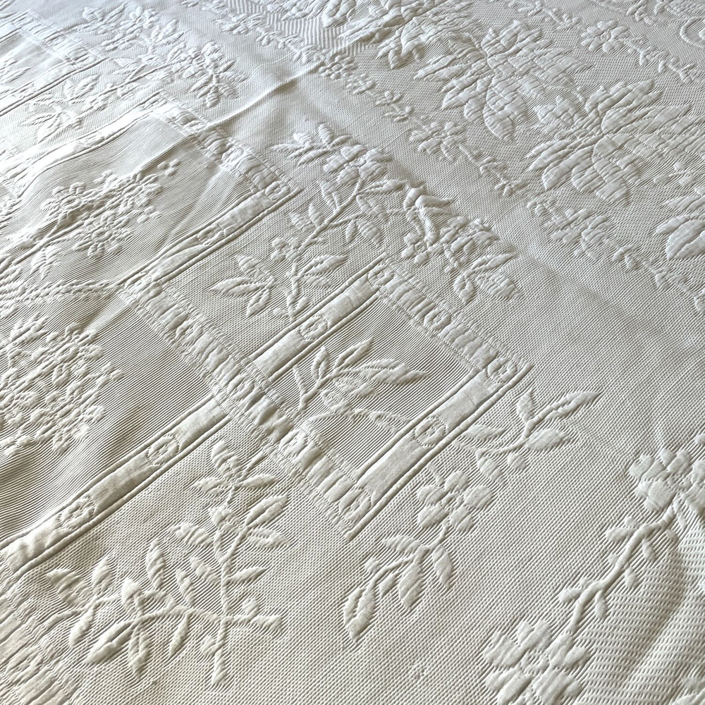 
                  
                    vintage french bedspread pique marseillais marriage quilt white large cotton comforter 
                  
                
