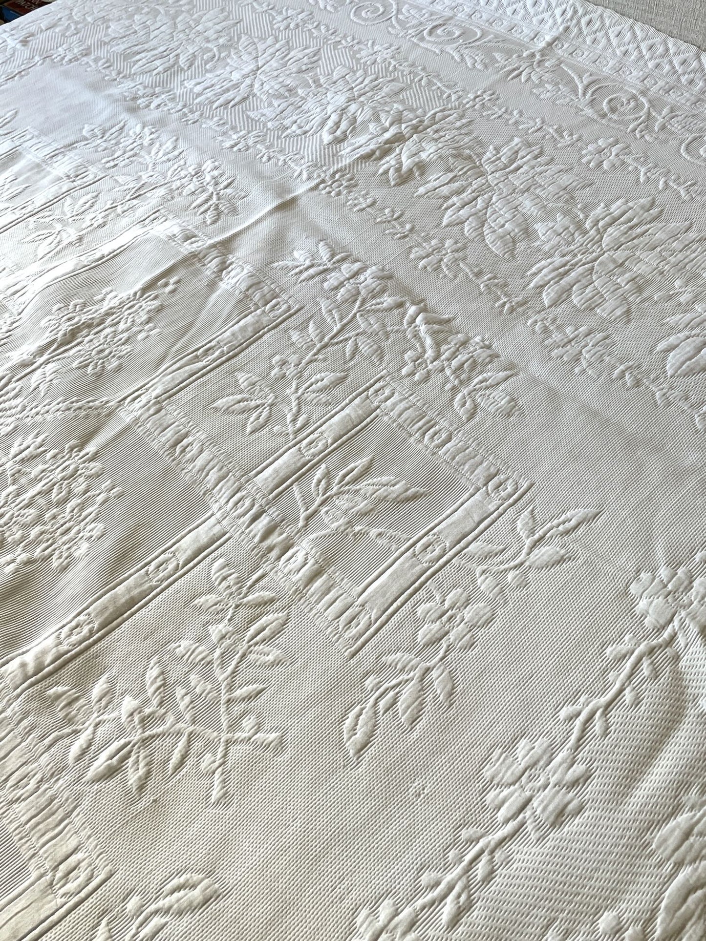
                  
                    vintage french bedspread pique marseillais marriage quilt white large cotton comforter 
                  
                