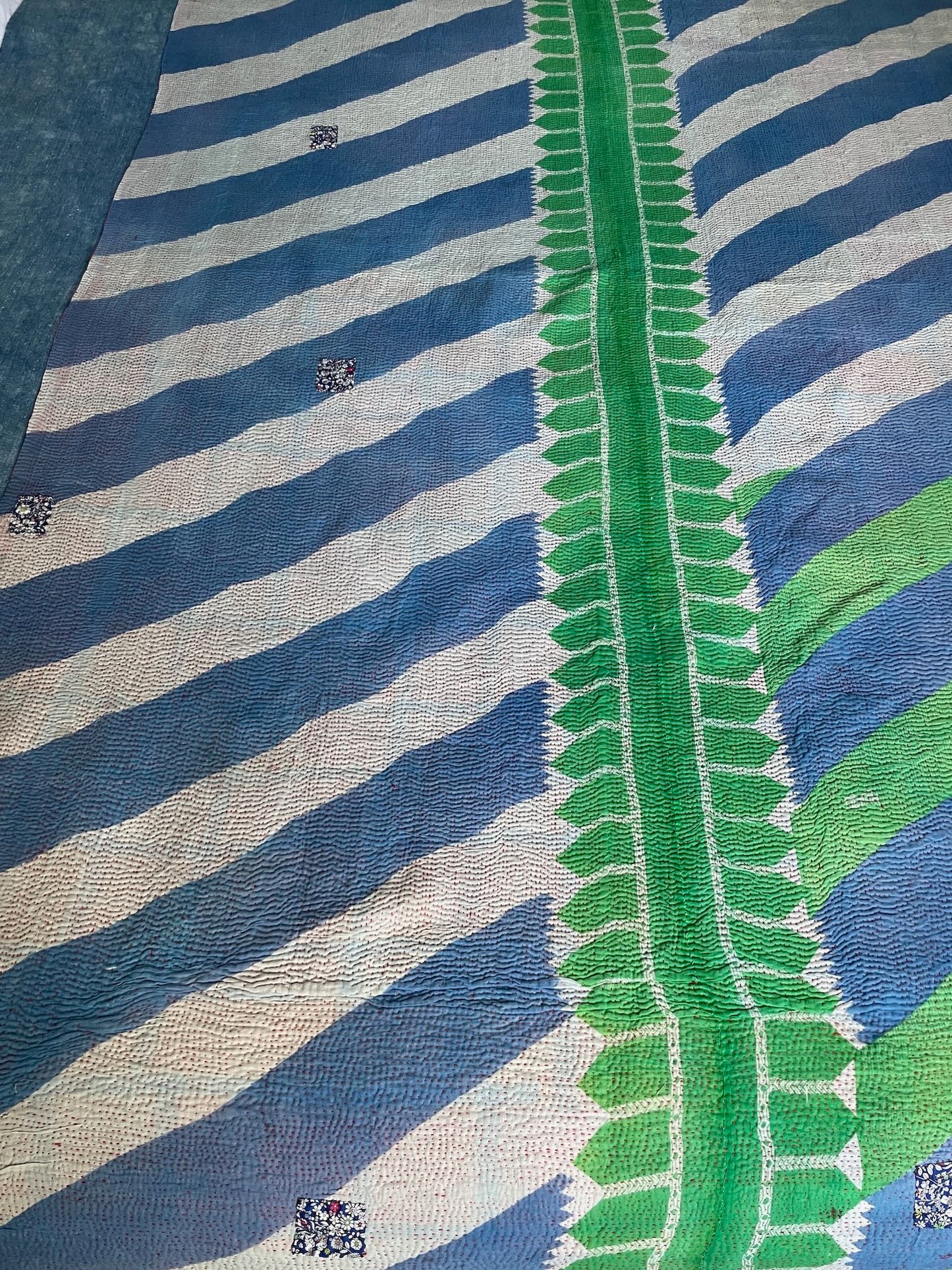 
                  
                    green blue stripes kantha quilt sofa throw cotton comforter machine washable king bedspread
                  
                