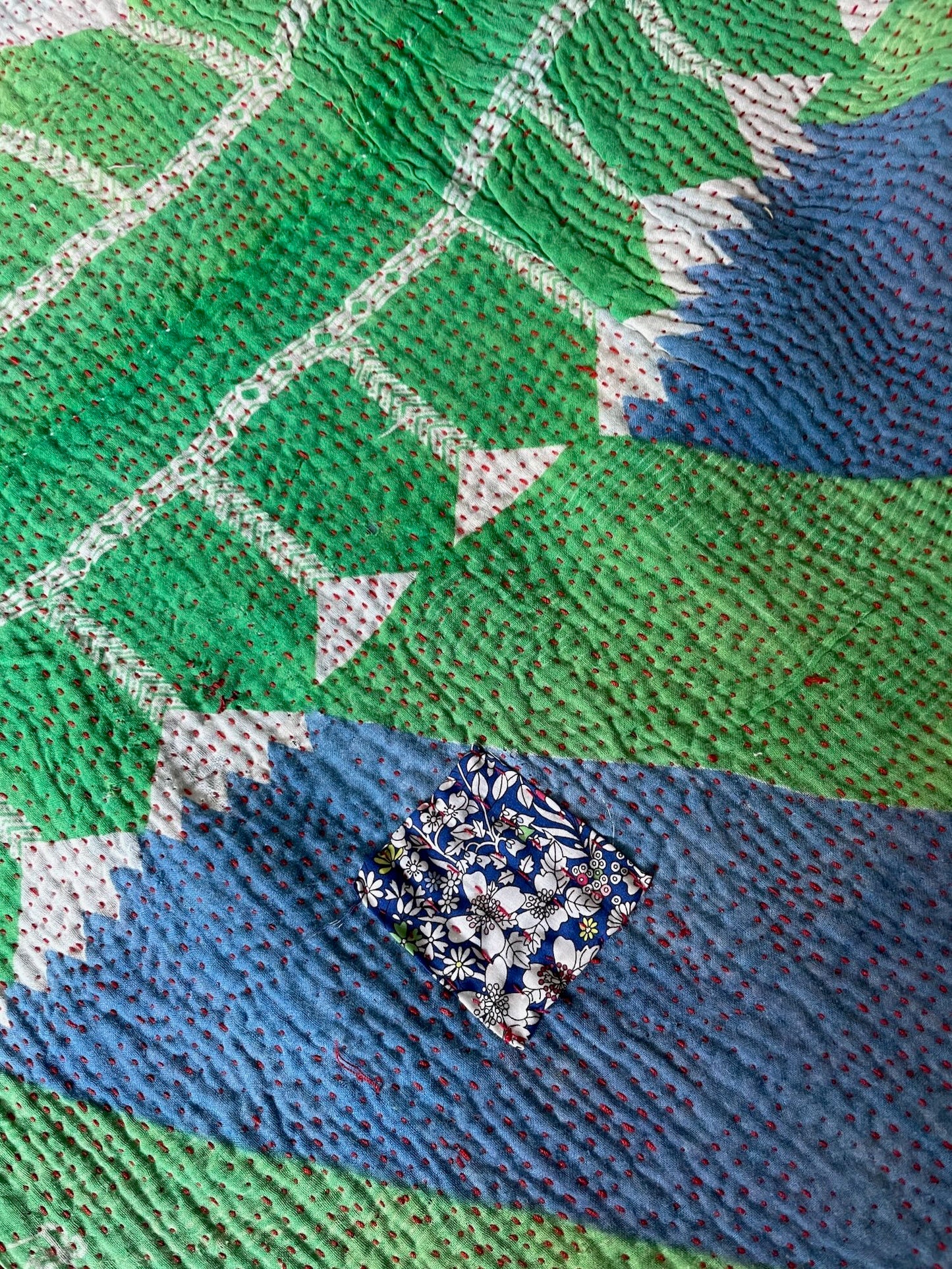 
                  
                    green blue stripes kantha quilt sofa throw cotton comforter machine washable king bedspread
                  
                