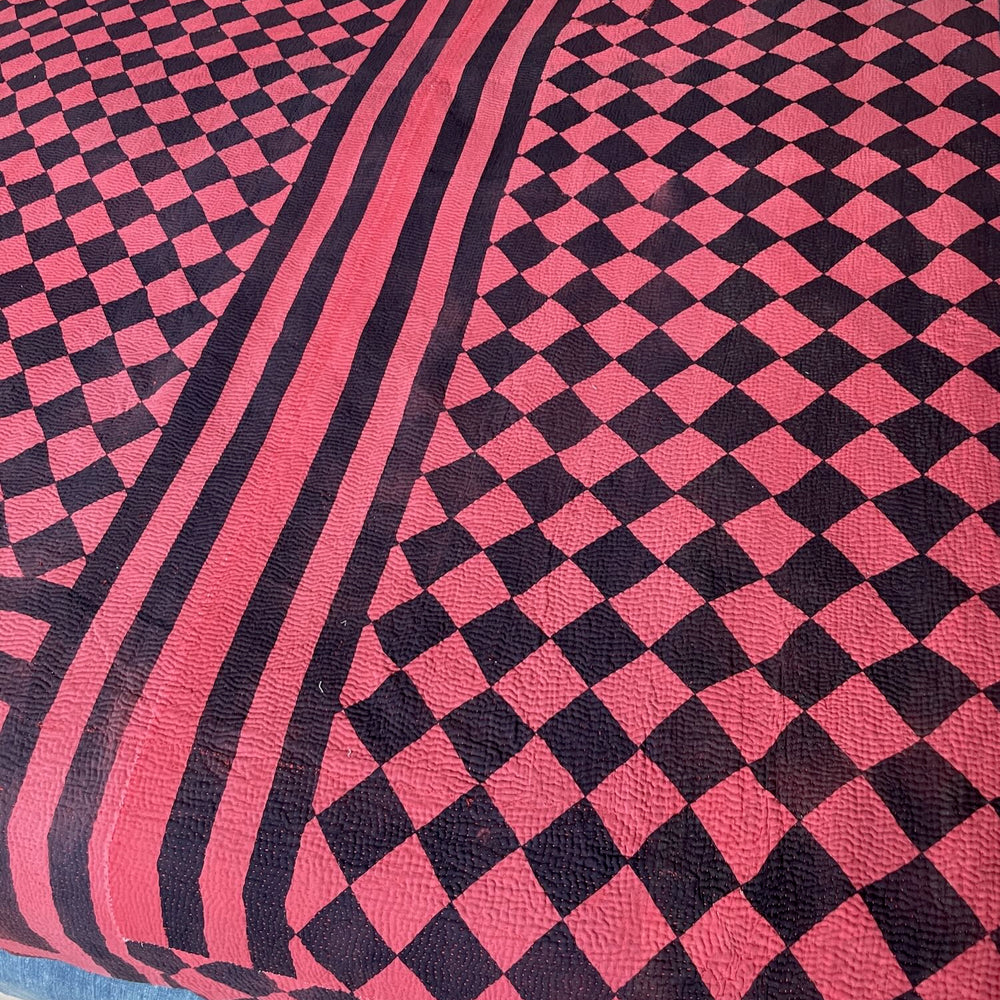 
                  
                    deep pink checked kantha quilt sofa throw cotton comforter machine washable king bedspread
                  
                