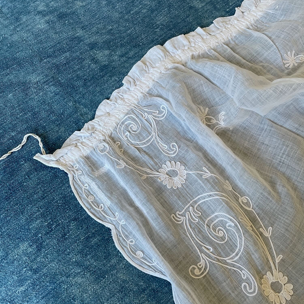 
                  
                    pretty embroidered rideau de cornelys crewel work sheer curtain antique french window treatment 
                  
                