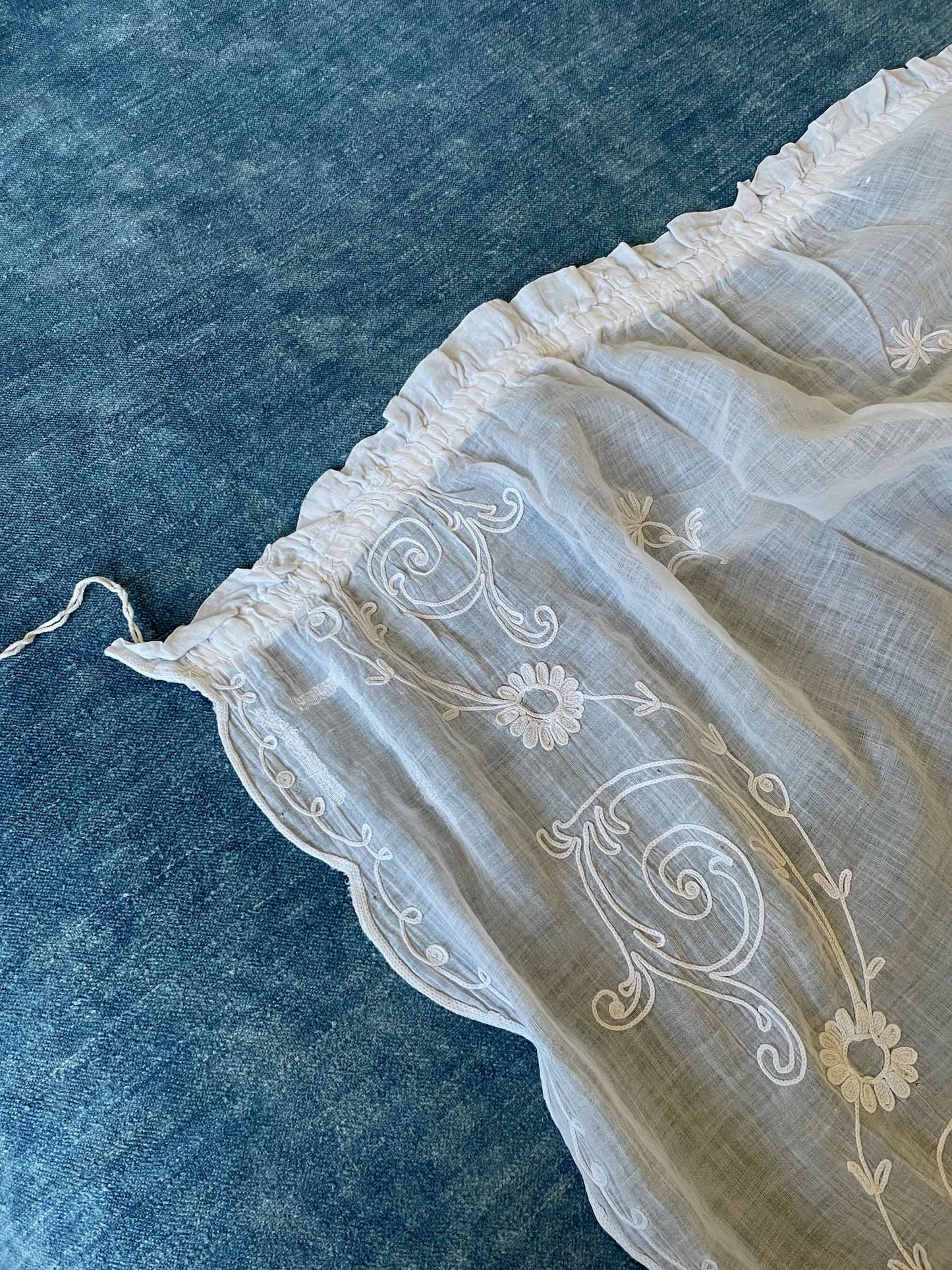 
                  
                    pretty embroidered rideau de cornelys crewel work sheer curtain antique french window treatment 
                  
                