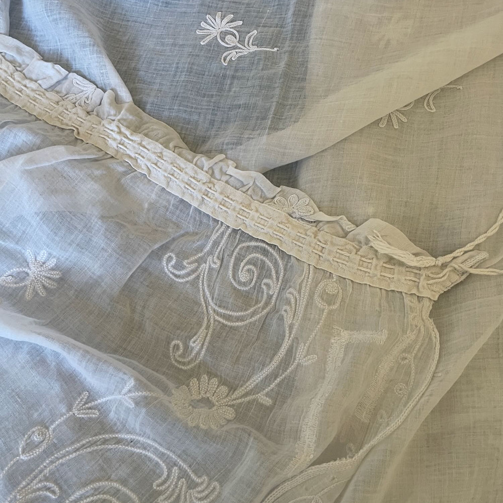 
                  
                    pretty embroidered rideau de cornelys crewel work sheer curtain antique french window treatment 
                  
                