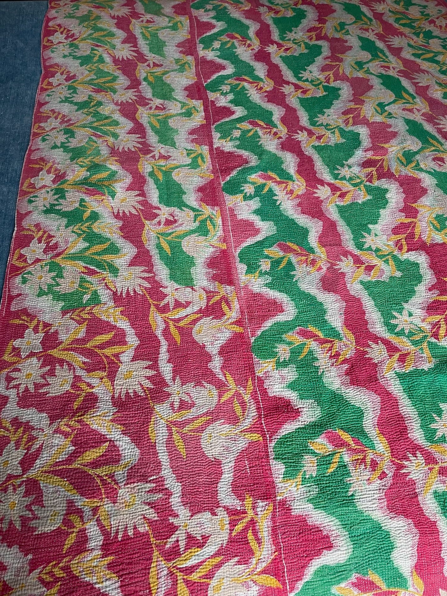 
                  
                    pink green yellow floral patterned bedspread kantha quilt throw sofa comforter washable
                  
                
