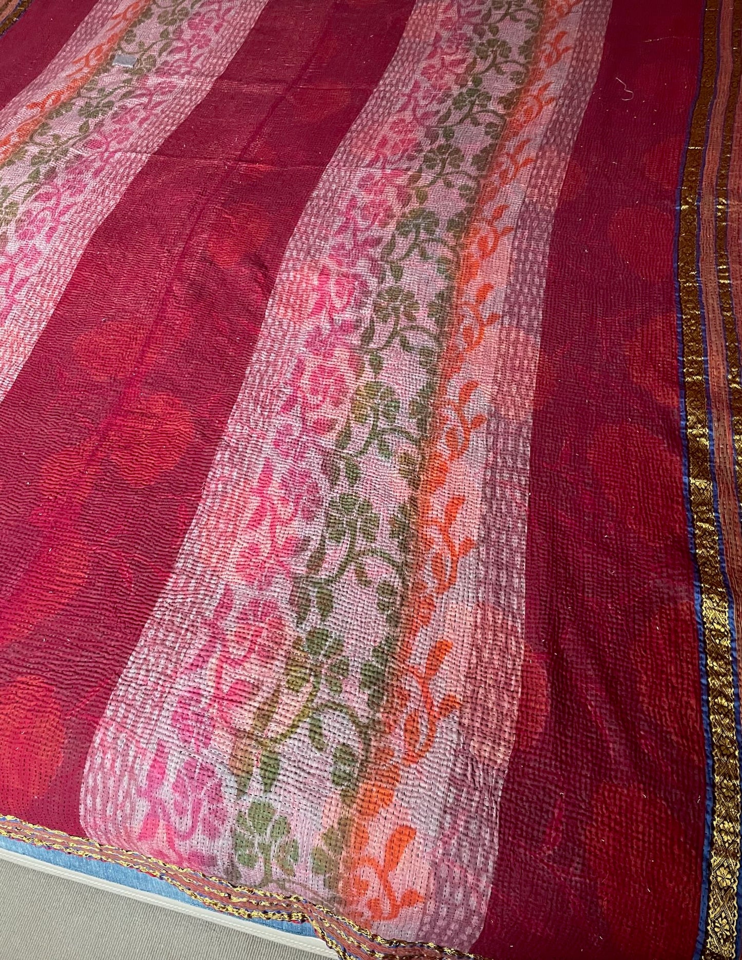 
                  
                    red pink gold orange large kantha bedspread quilt cotton comforter super king  double washable 
                  
                