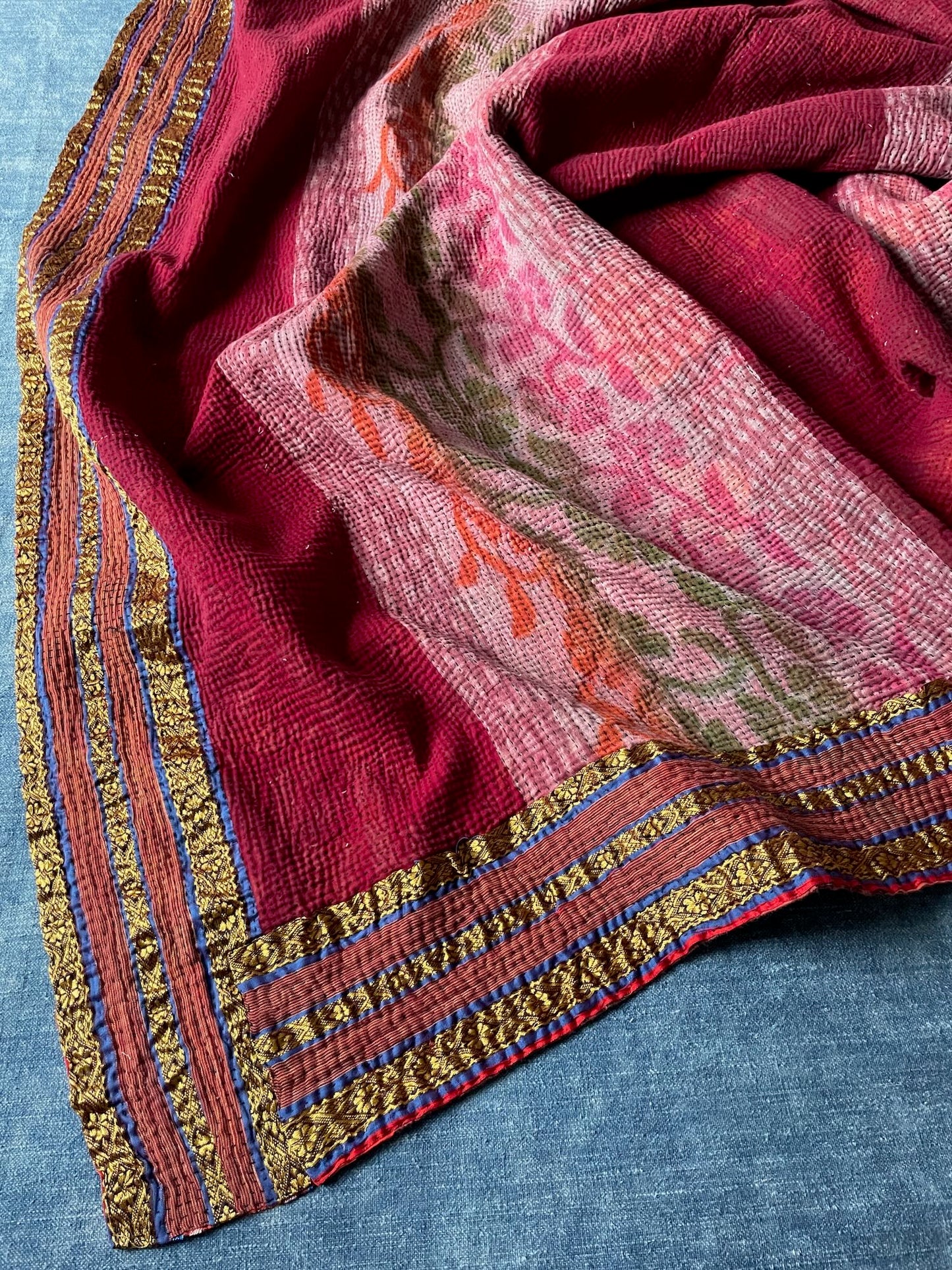 
                  
                    red pink gold orange large kantha bedspread quilt cotton comforter super king  double washable 
                  
                