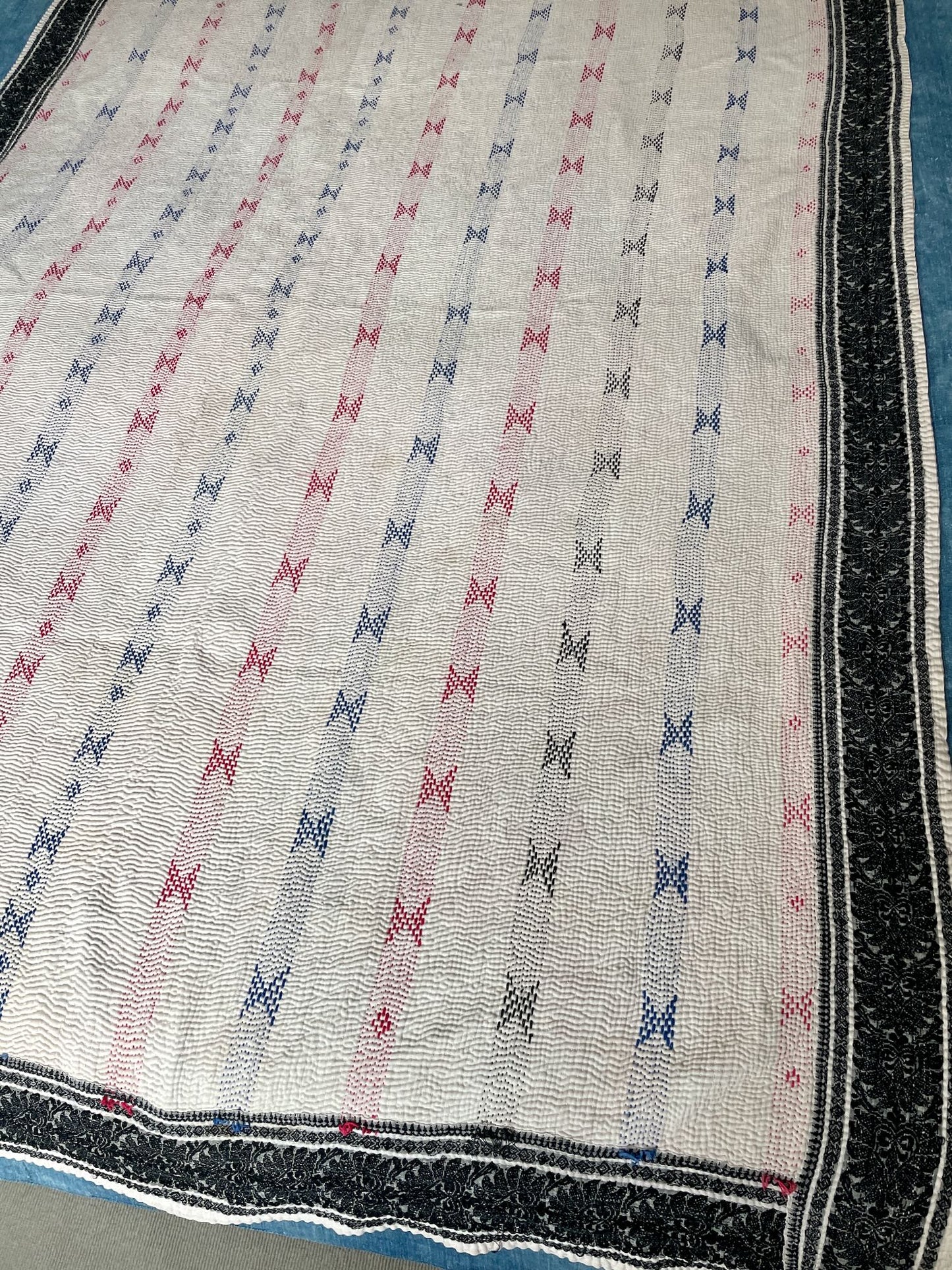 white red blue embroidered kantha quilt bedspread cotton comforter sofa throw washable