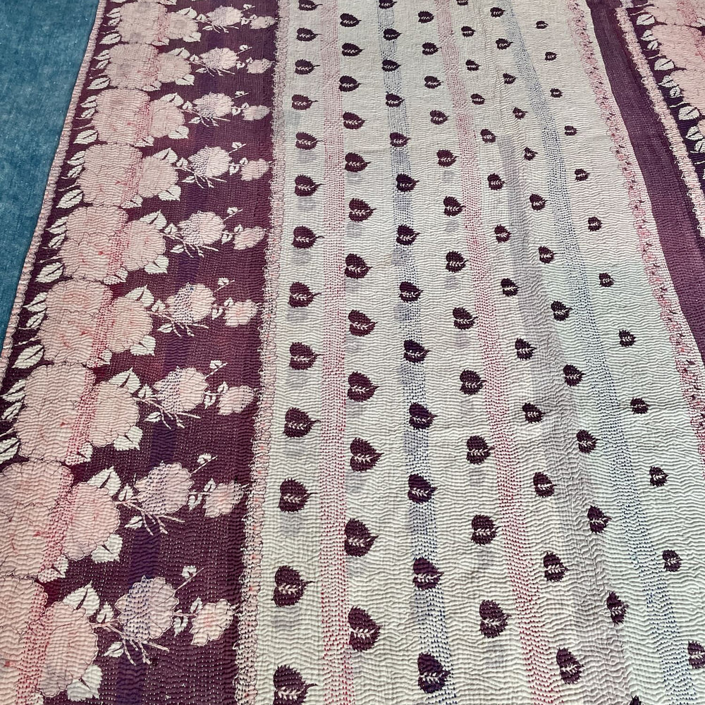 
                  
                    white purple flowers mbroidered kantha quilt bedspread cotton comforter sofa throw washable
                  
                