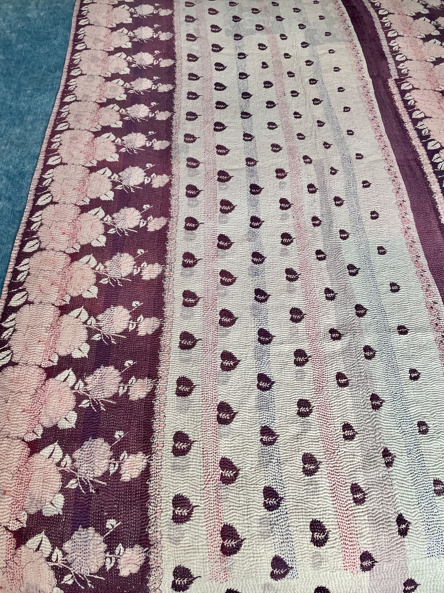 
                  
                    white purple flowers mbroidered kantha quilt bedspread cotton comforter sofa throw washable
                  
                