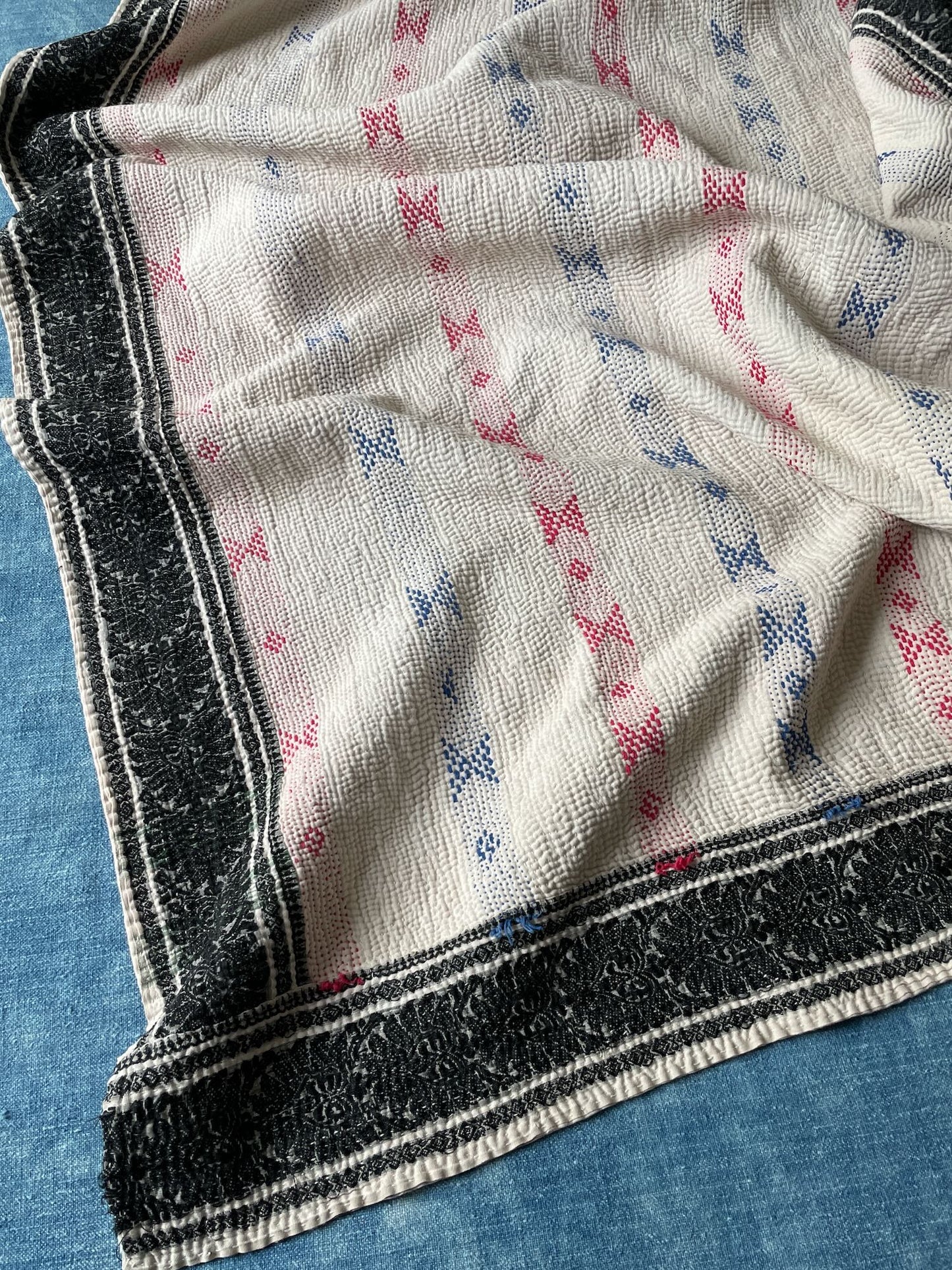 white red blue embroidered kantha quilt bedspread cotton comforter sofa throw washable