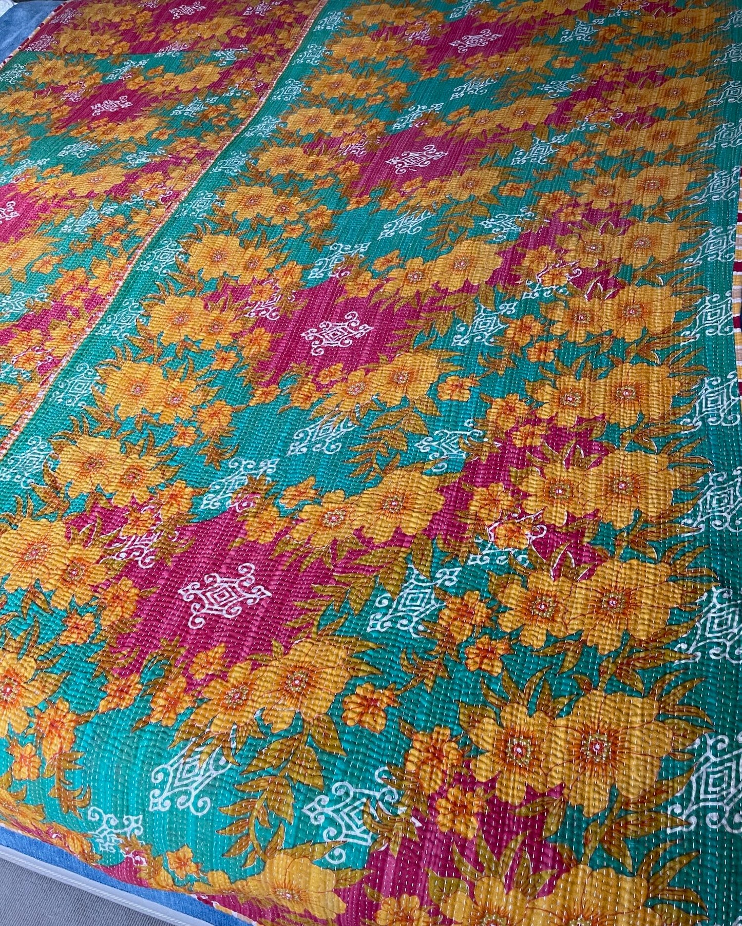 
                  
                    red green blue orange kantha patterned bedspread quilt cotton washable large floral sofa throw
                  
                