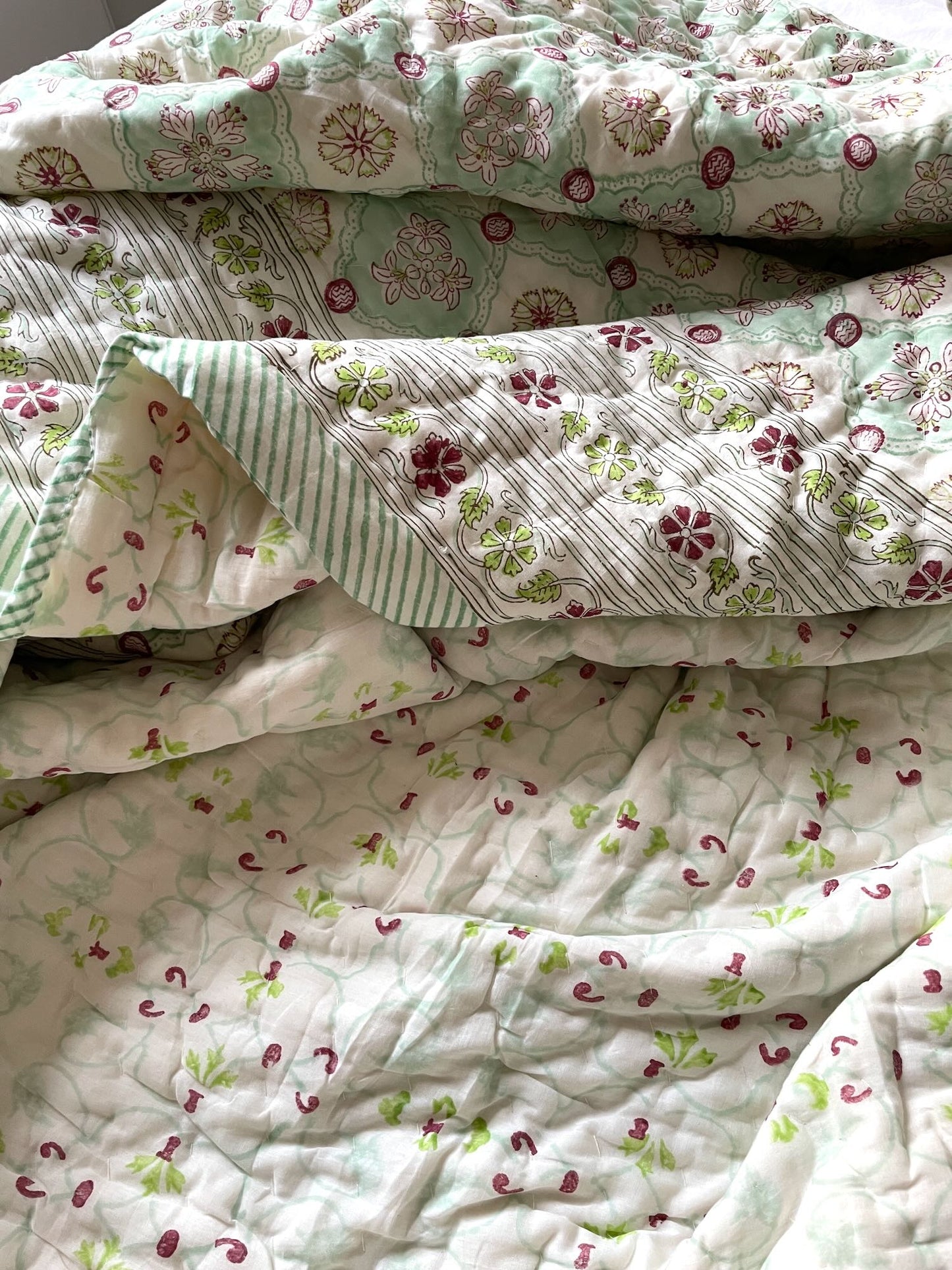 
                  
                    sea green quilt apple floral patterned blockprint bedspread pique large double king handmade
                  
                