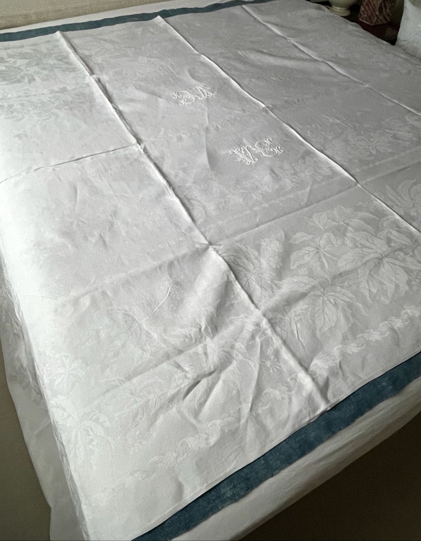 
                  
                    long tablecloth white linen damask table linen french antique monogrammed VC 2.9metres christmas
                  
                