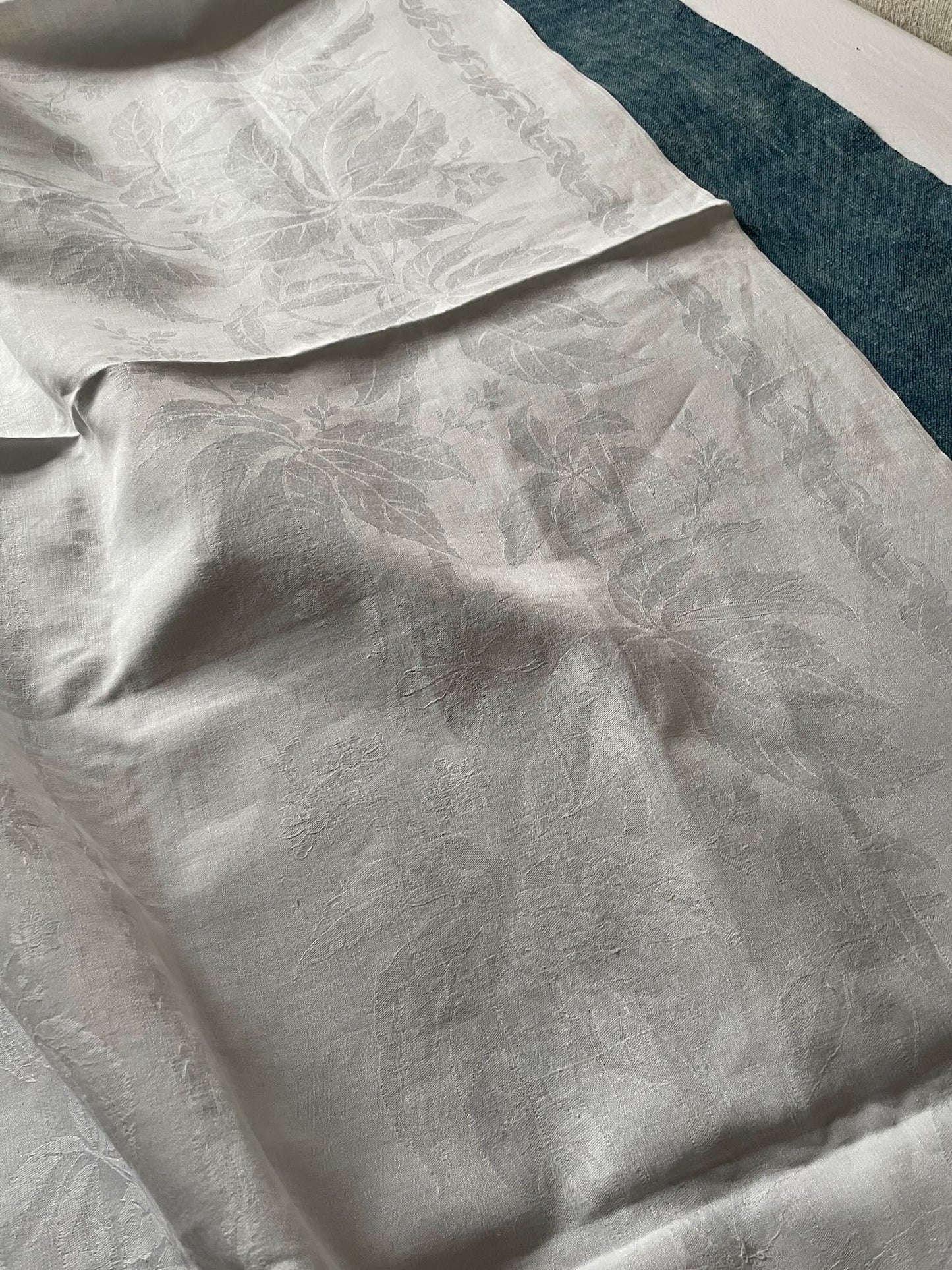 
                  
                    long tablecloth white linen damask table linen french antique monogrammed VC 2.9metres christmas
                  
                