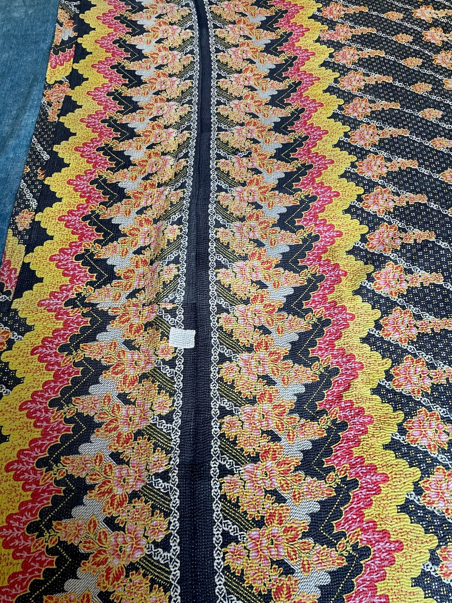 
                  
                    pink black yellow single kantha quilt bedspread cotton comforter cotton washable sofa throw
                  
                