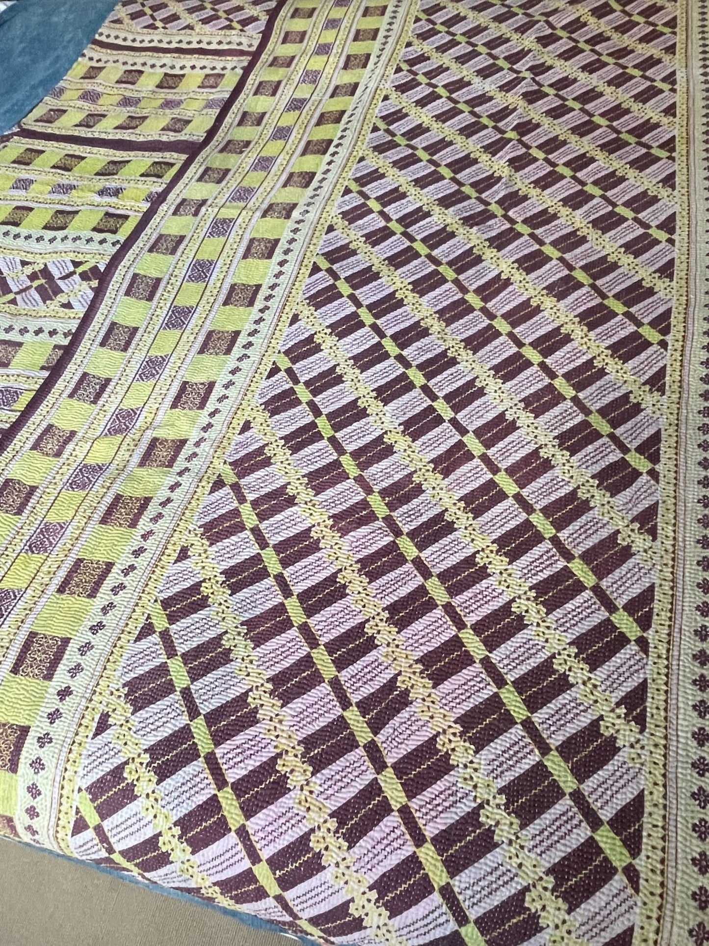 
                  
                    pink black yellow single kantha quilt bedspread cotton comforter cotton washable sofa throw
                  
                