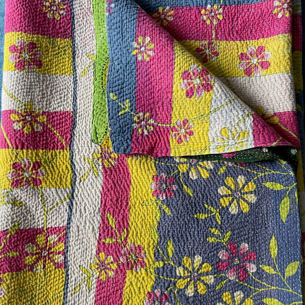 
                  
                    grey yellow pink daisy patterned kantha quilt cotton bedspread large sofa throw handmade washable
                  
                