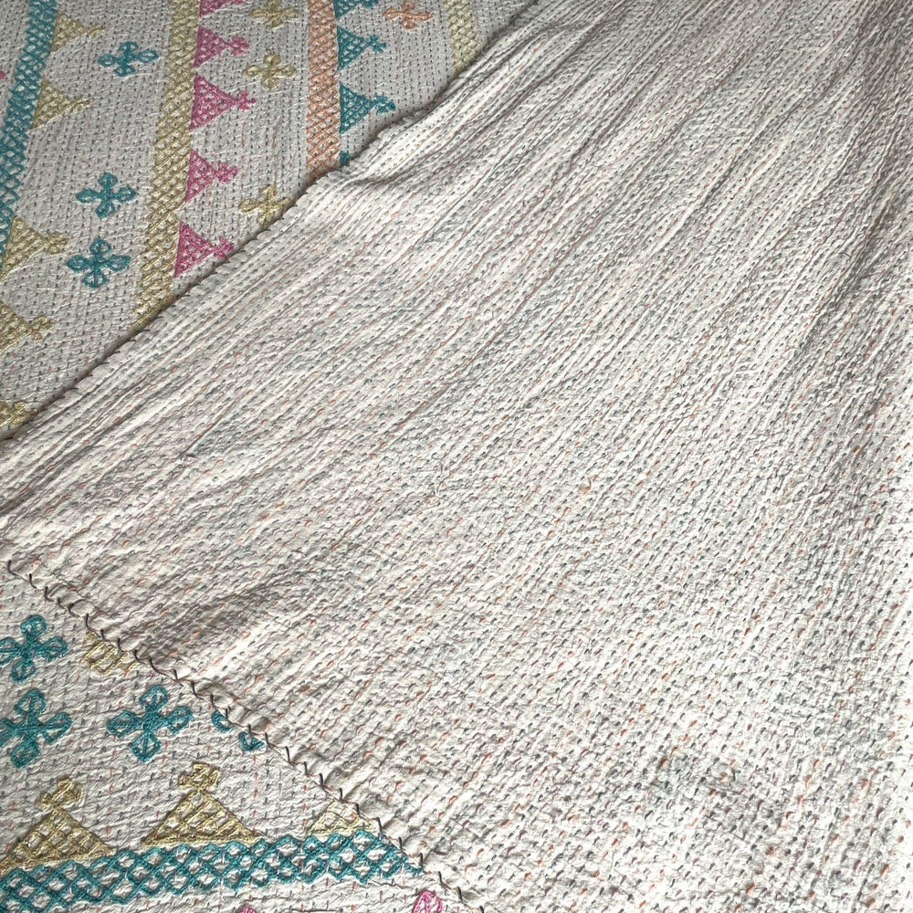 
                  
                    single quilt pastel cotton comforter embroidered bedspread cream pink blue bedcover washable cotton
                  
                