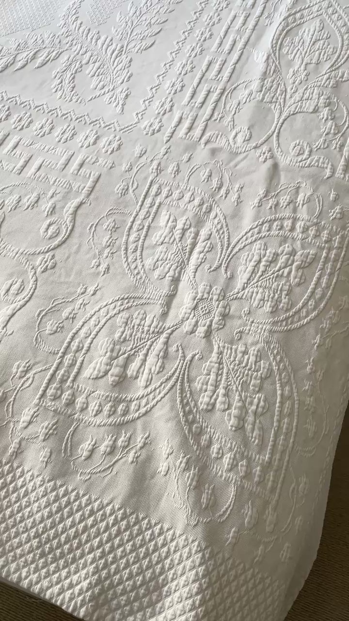 
                  
                    Load and play video in Gallery viewer, Antique French Bedspread White Pique de Marseille Large
                  
                